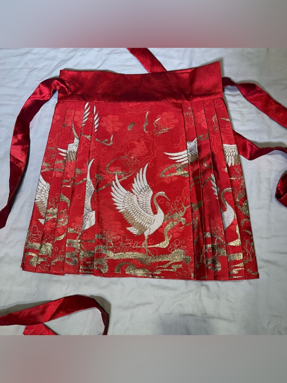 Red crane themed woven gold short mamianqun